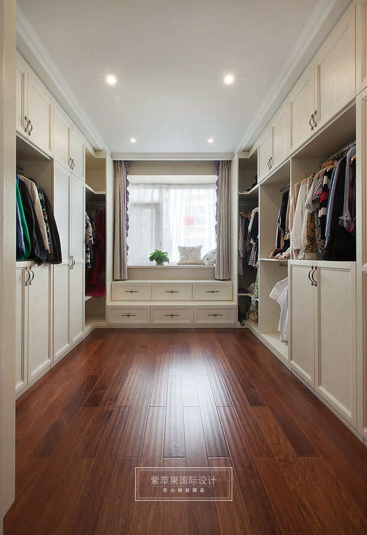 简美衣帽间装修实景